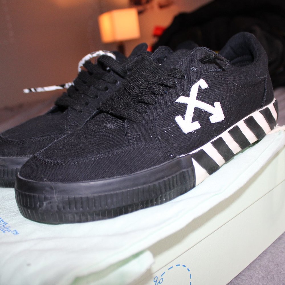 OFF-WHITE Vulc Low Black White Arrow